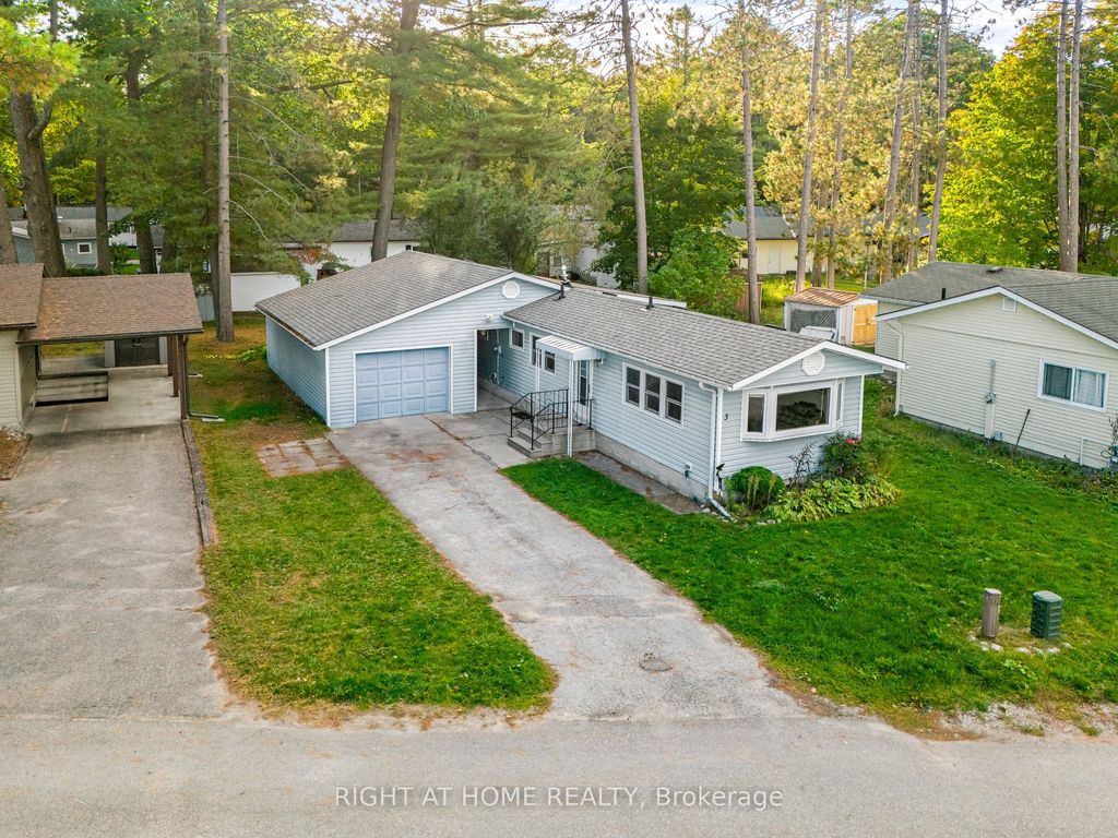 Photo of 3 Carruthers Street S, Wasaga Beach, ON L9Z 1K2 (MLS # S12457389)