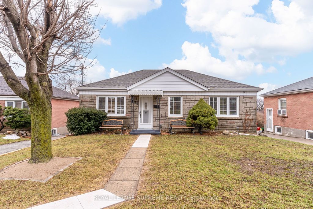 Photo of 18 Fairweather Road, Toronto, ON M6M 4C7 (MLS # W12913570)