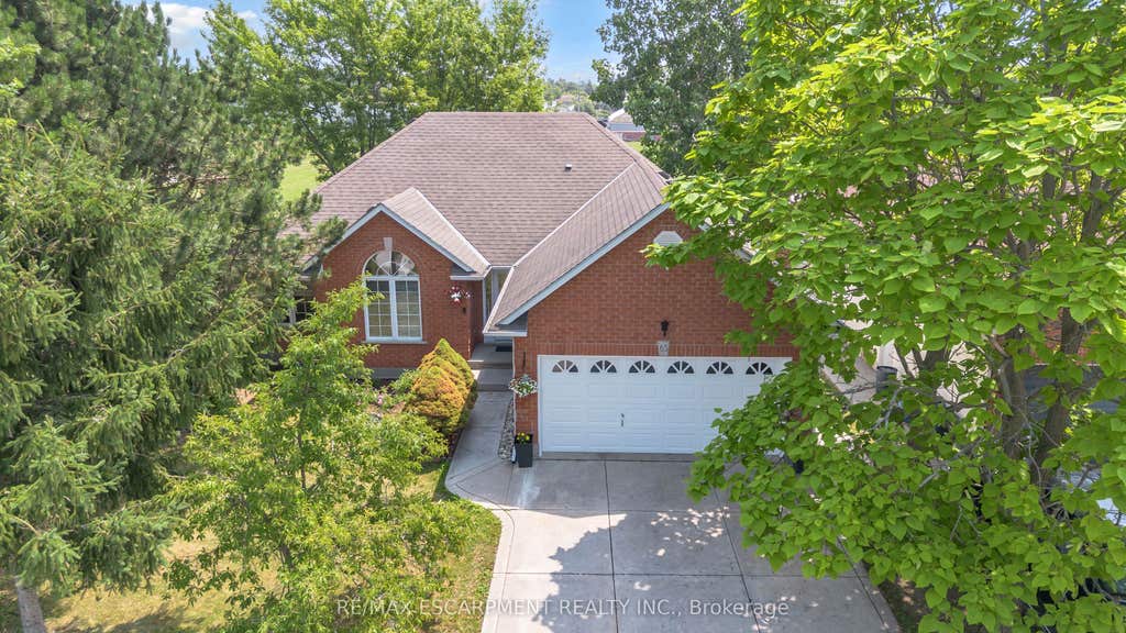 Photo of 65 Thistlemoor Drive, Haldimand, ON N3W 2K5 (MLS # X13595426)