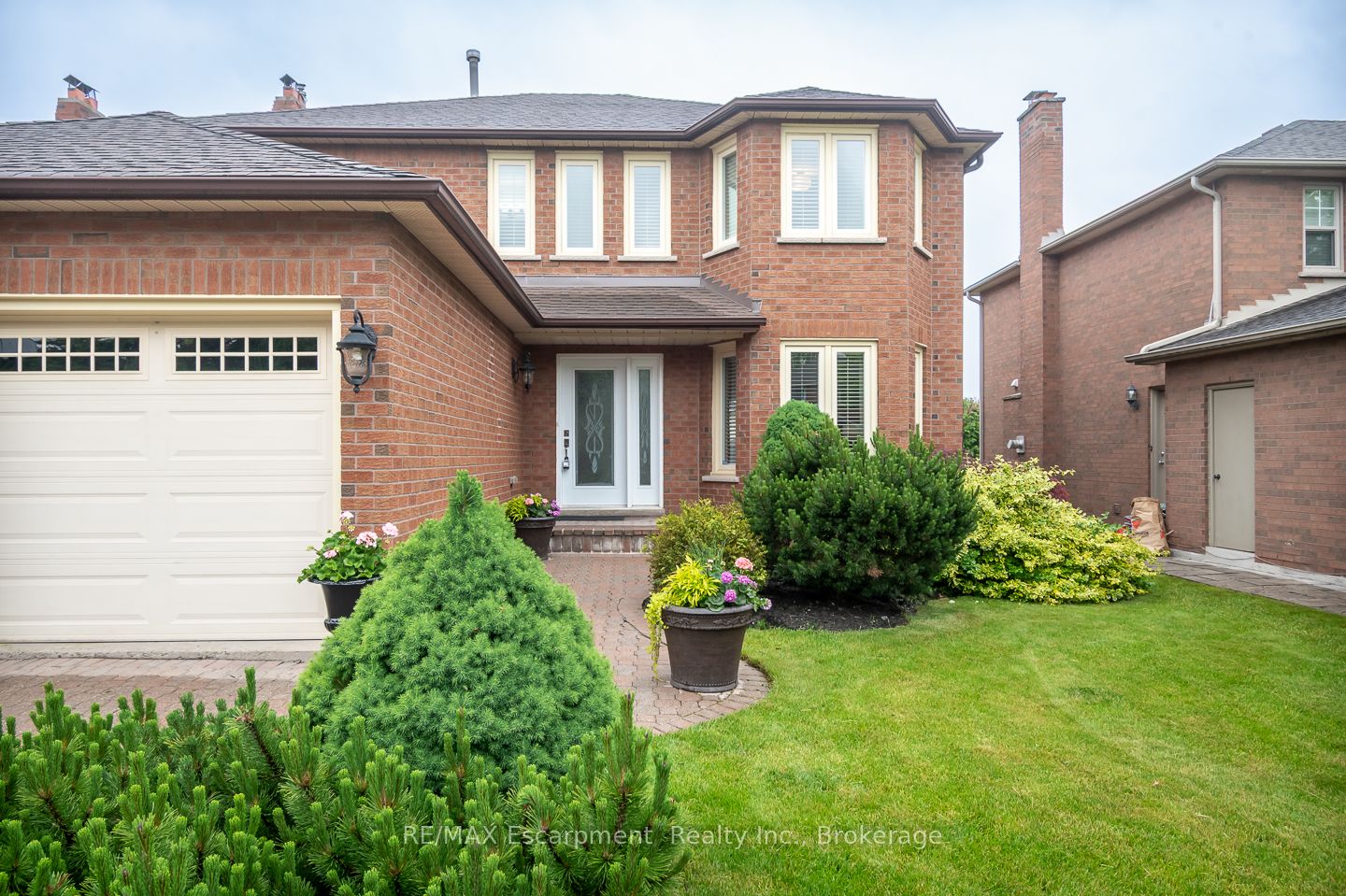 1220 Grandview Drive