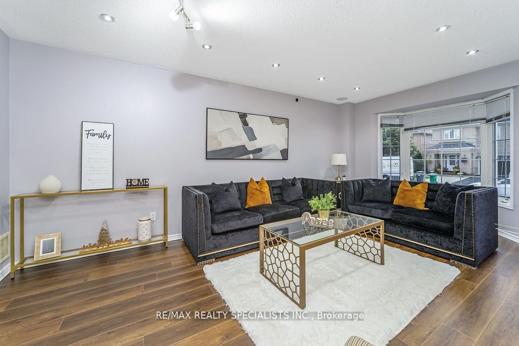 64 Botavia Downs Drive