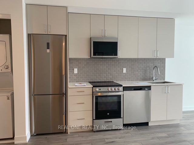 1005 Dundas Street E 529