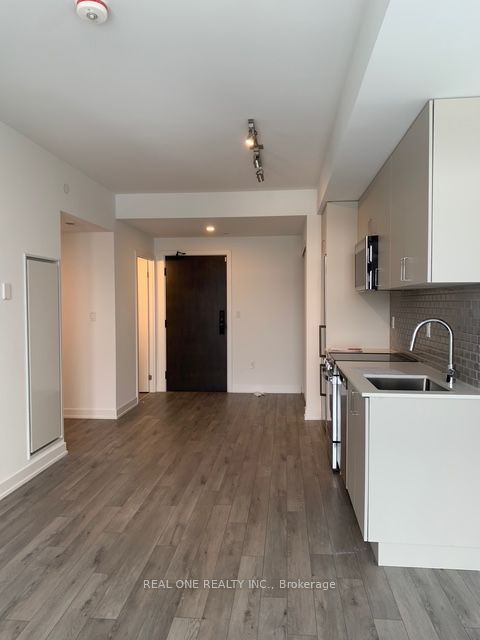 1005 Dundas Street E 529