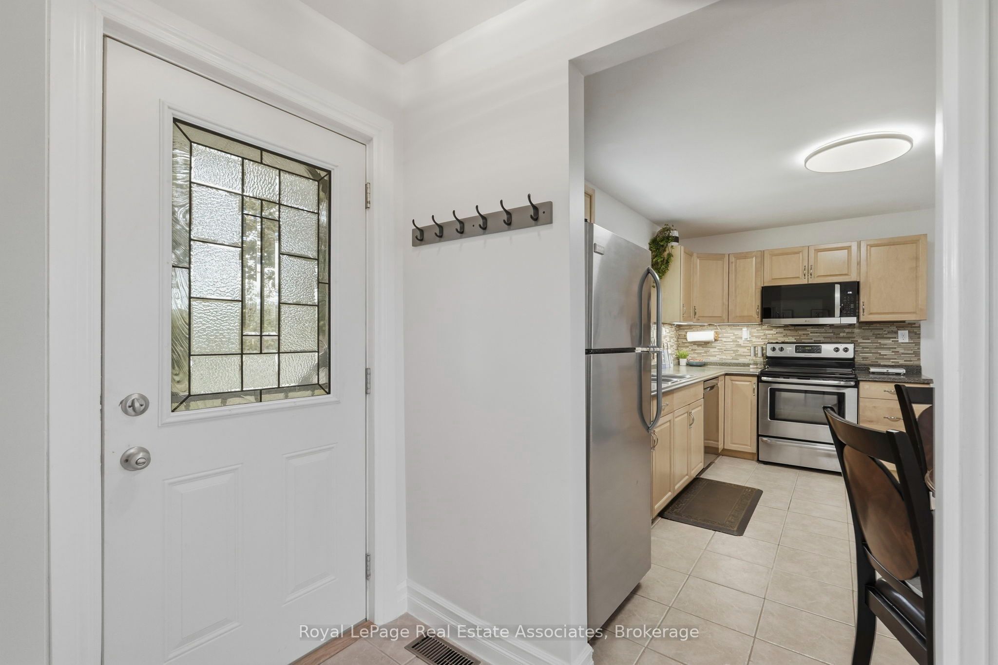28 Kelson Avenue S