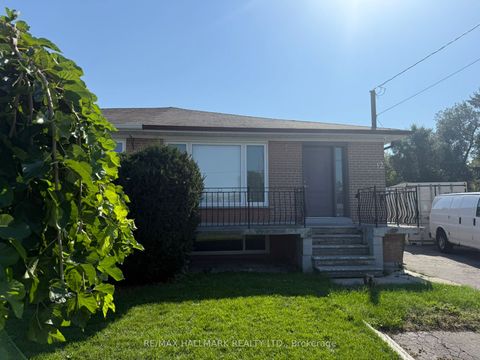 Photo of 12 Rosette Court, Toronto, ON M9M 1Z7 (MLS # W12610332)