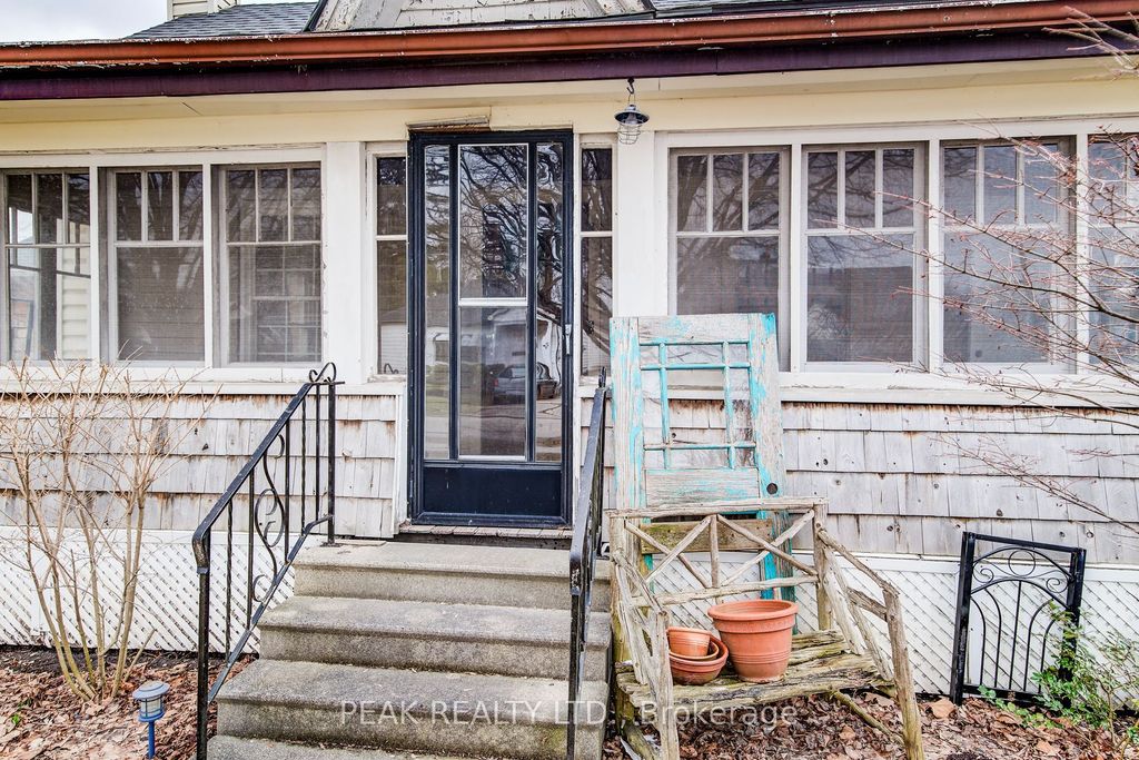 Photo of 186 Norwich Avenue, Woodstock, ON N4S 3V6 (MLS # X12916616)