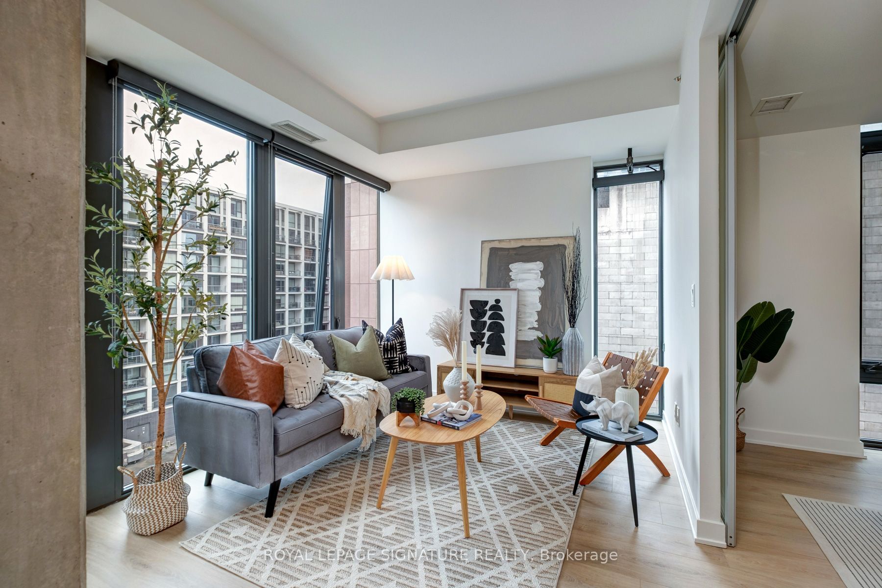 32 Camden Street 704