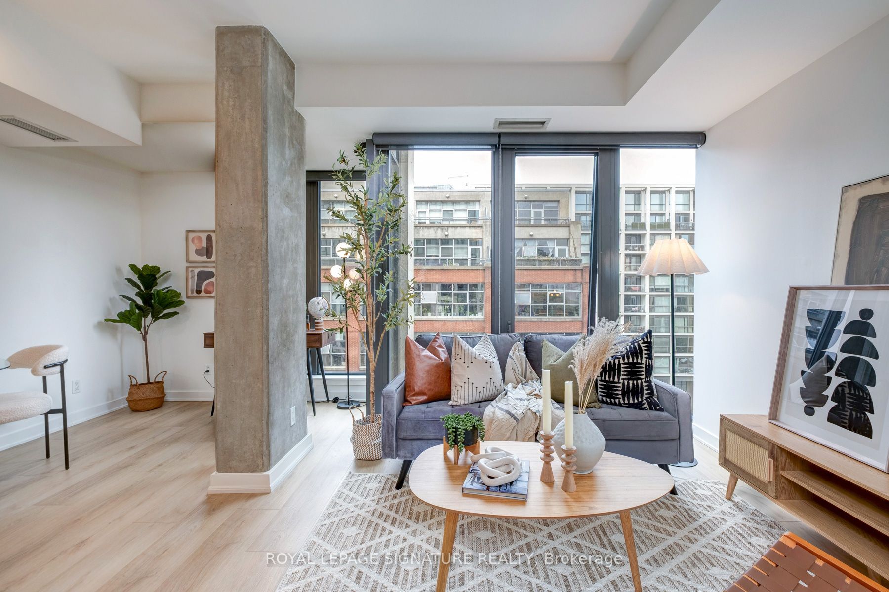 32 Camden Street 704