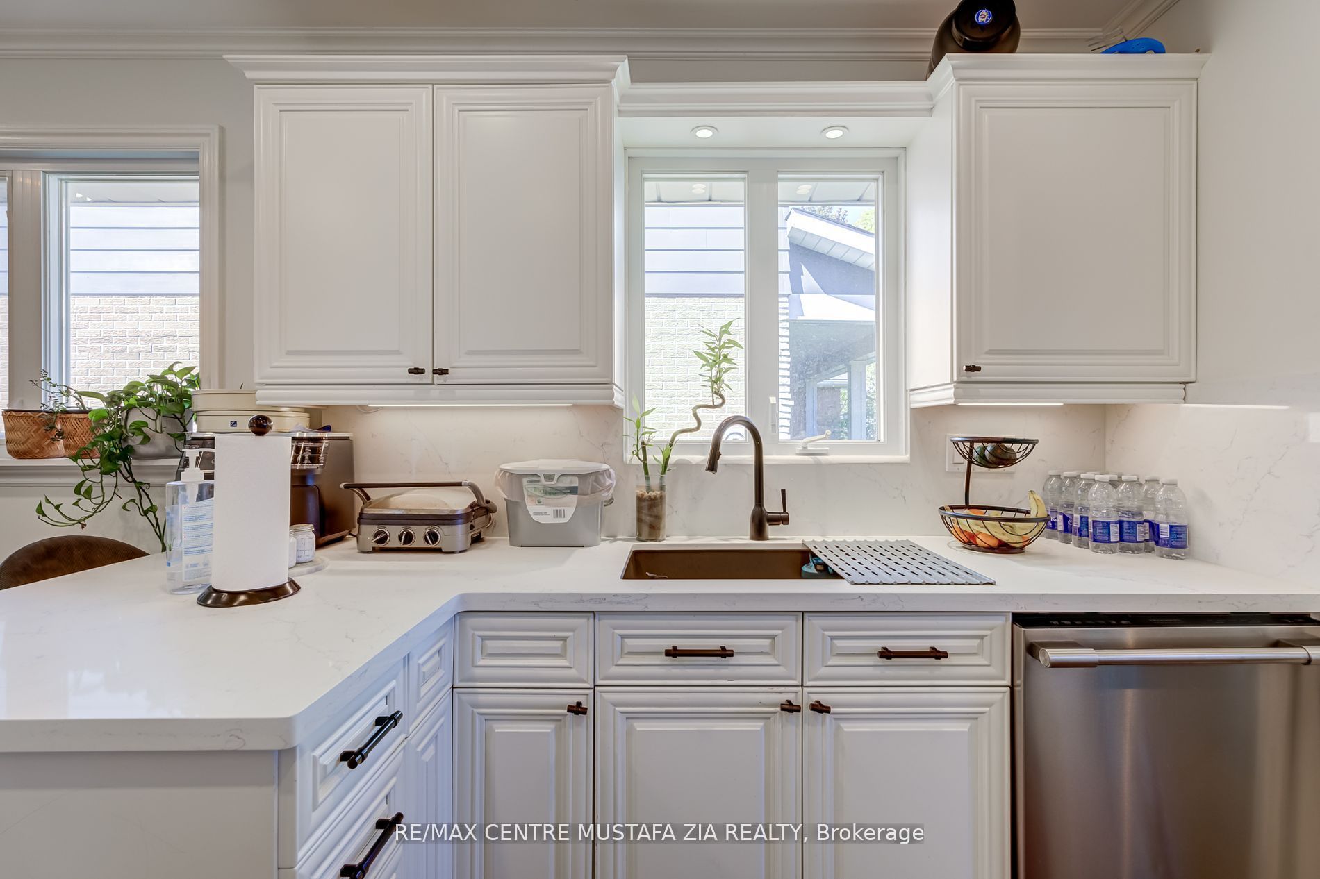 2474 Yarmouth Crescent