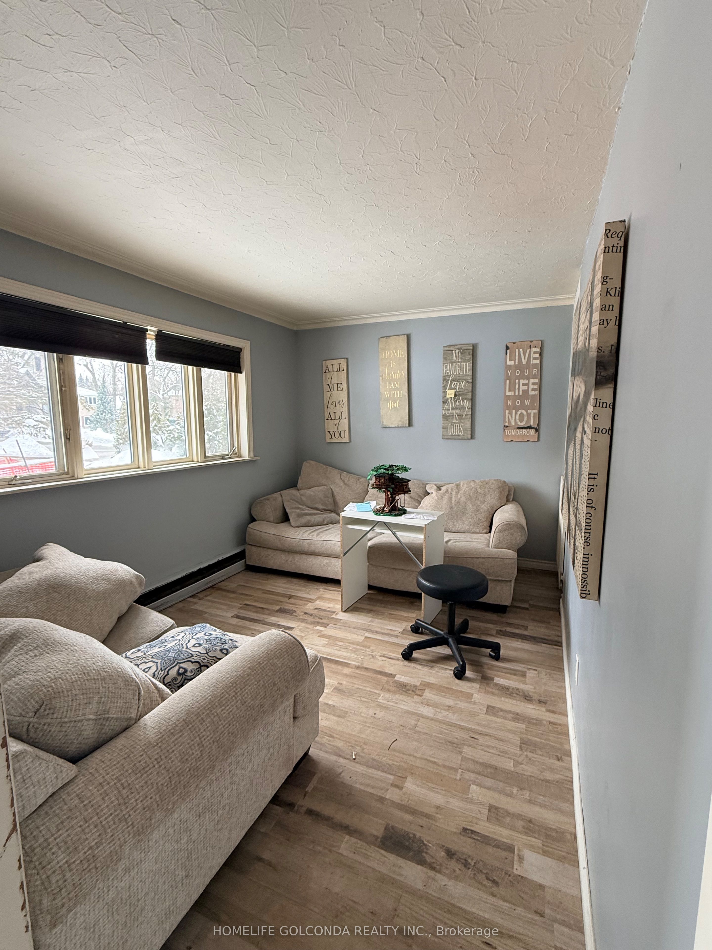 46 Elm Grove Avenue S