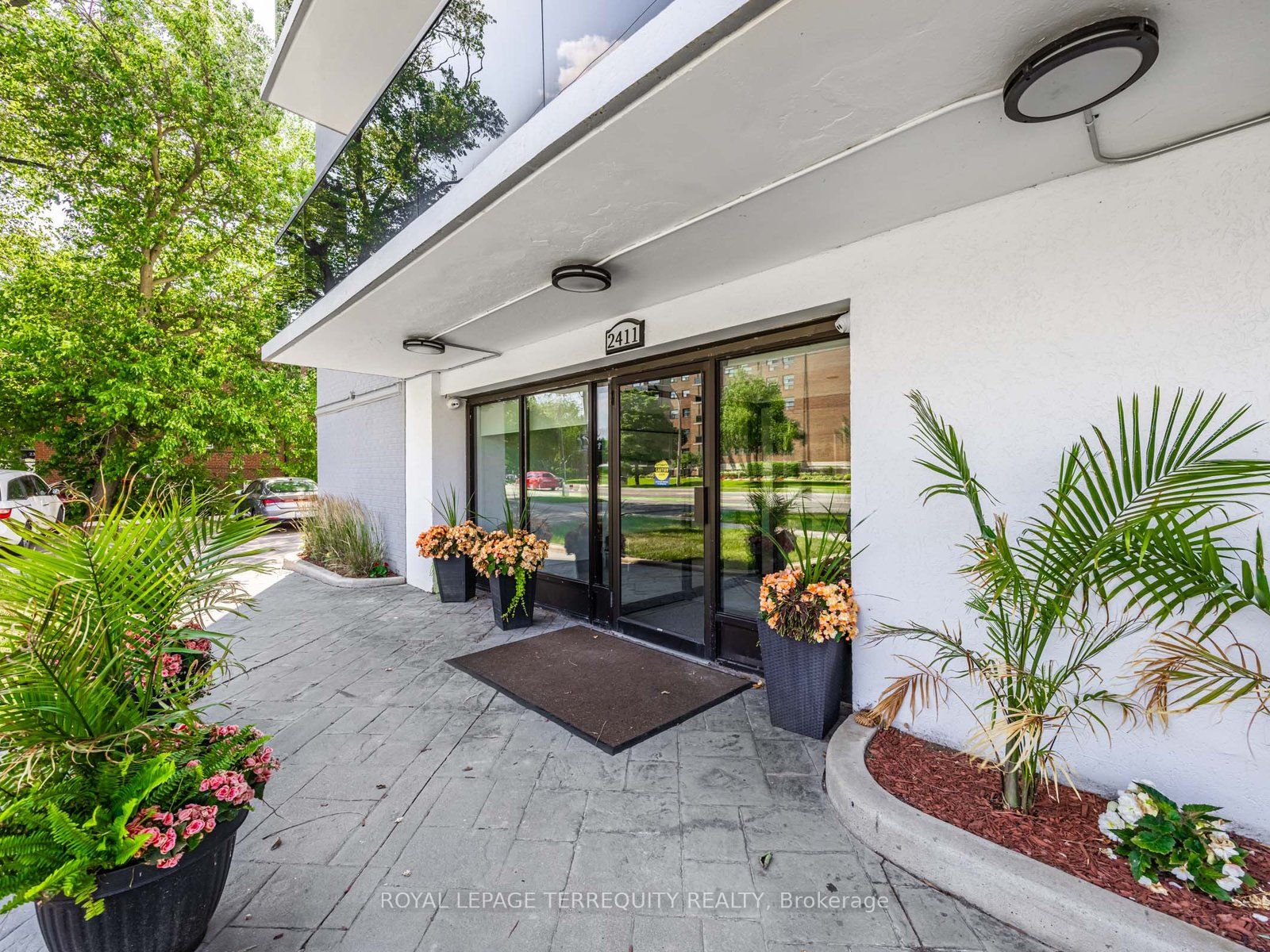 2411 New Street 205