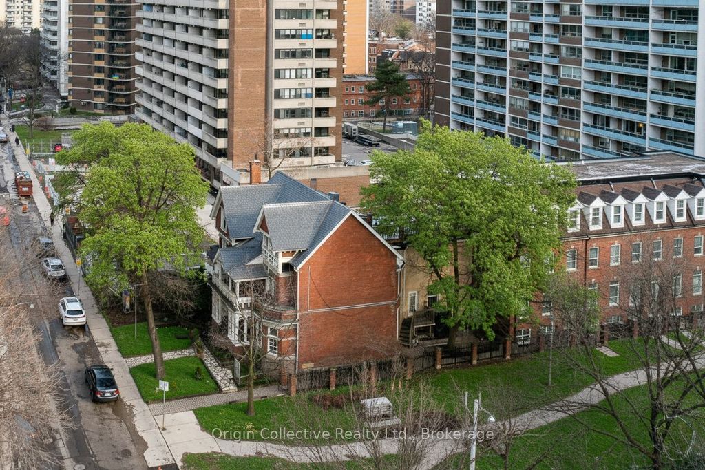 Photo of 17 Isabella Street, Toronto, ON M4Y 1M7 (MLS # C12387645)