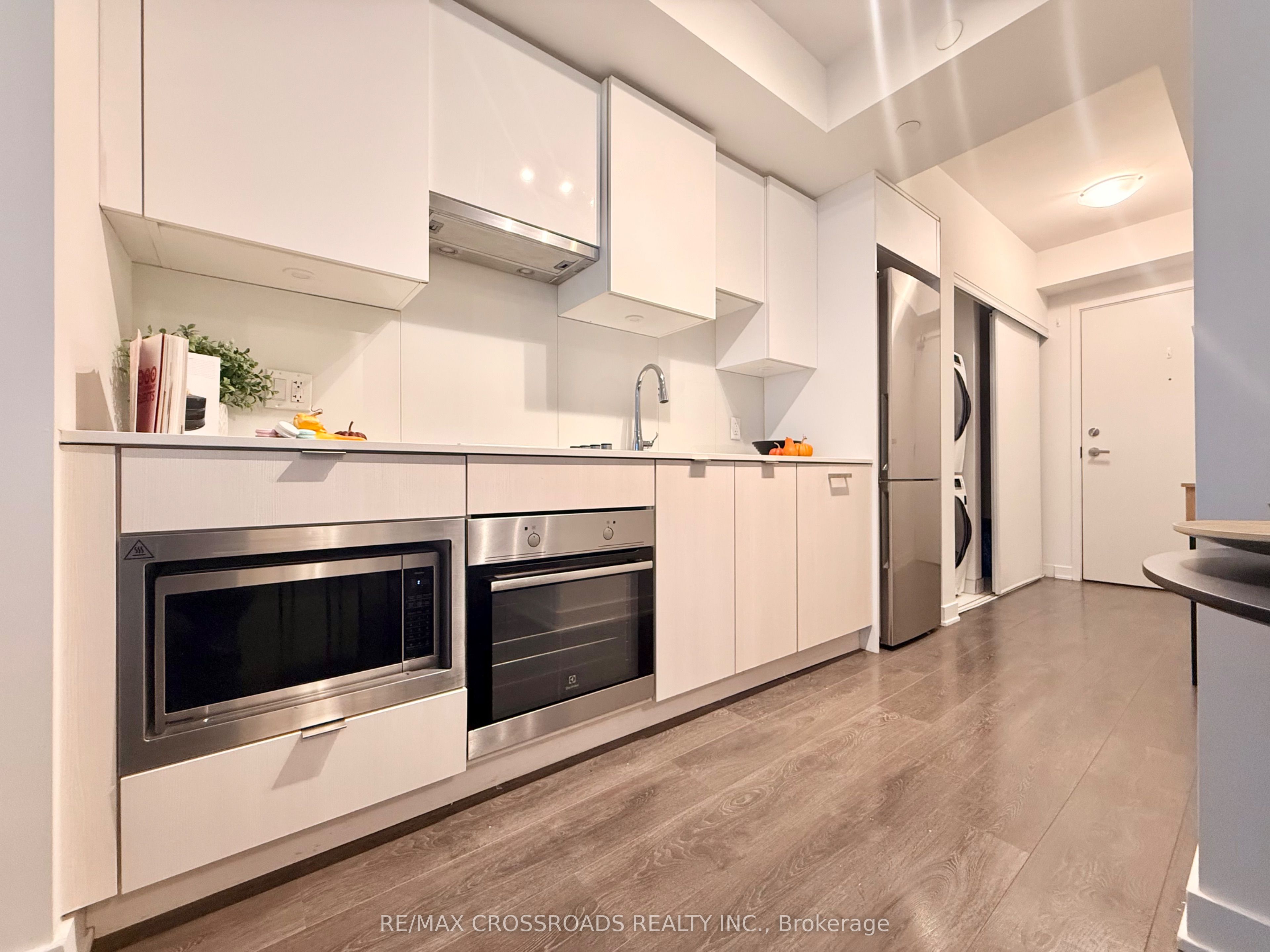 195 Redpath Avenue 2301
