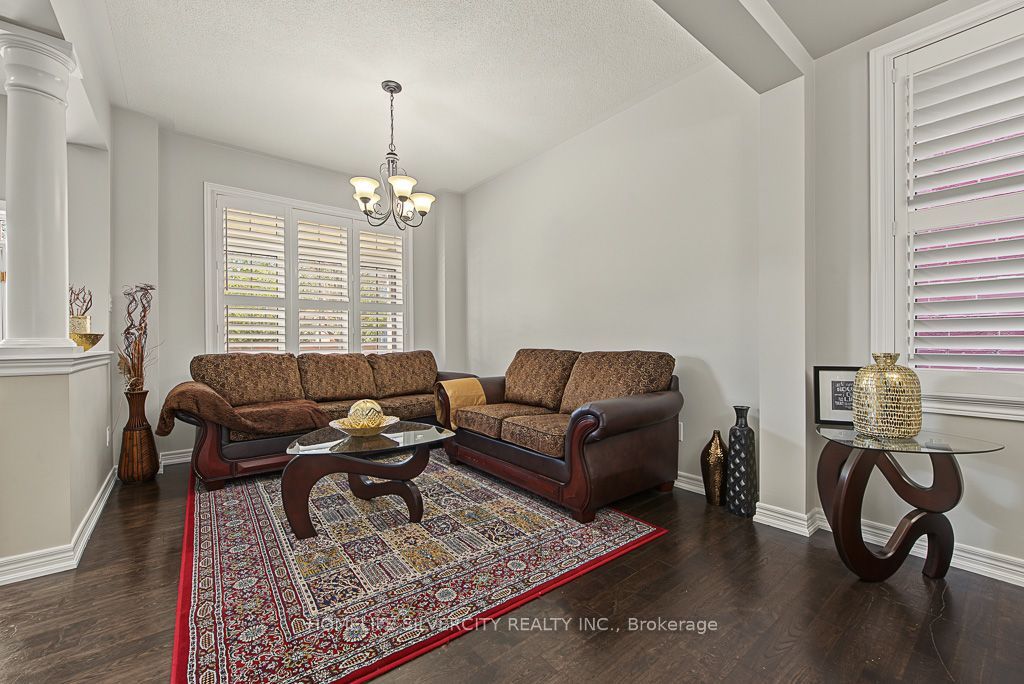 483 Hinchey Crescent