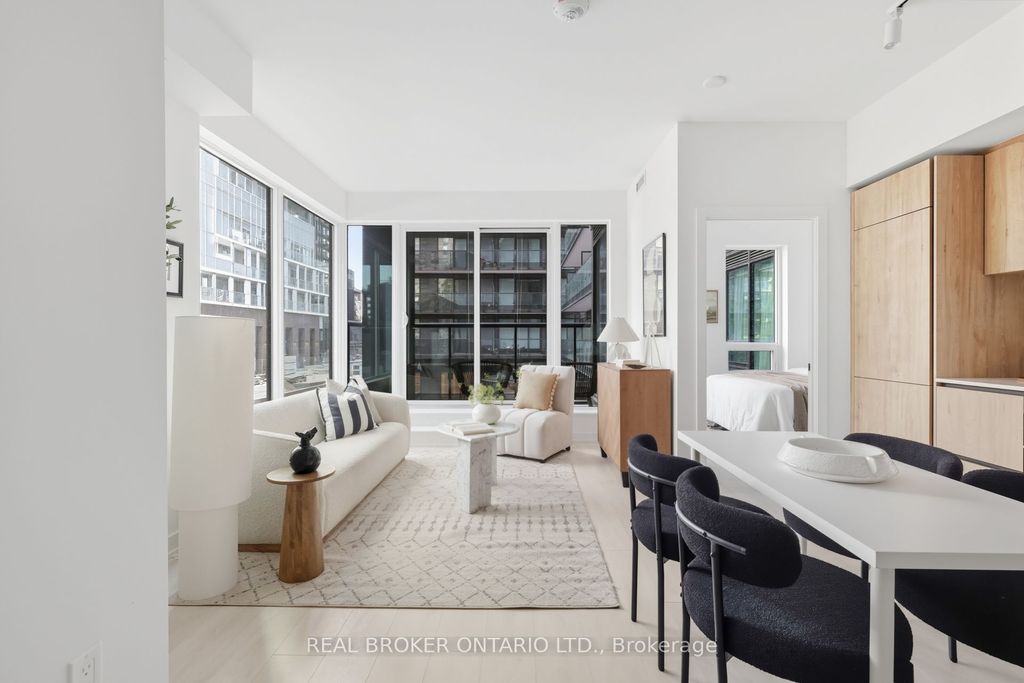 Photo of 127 Broadway Avenue #207, Toronto, ON M4P 1V4 (MLS # C12451730)