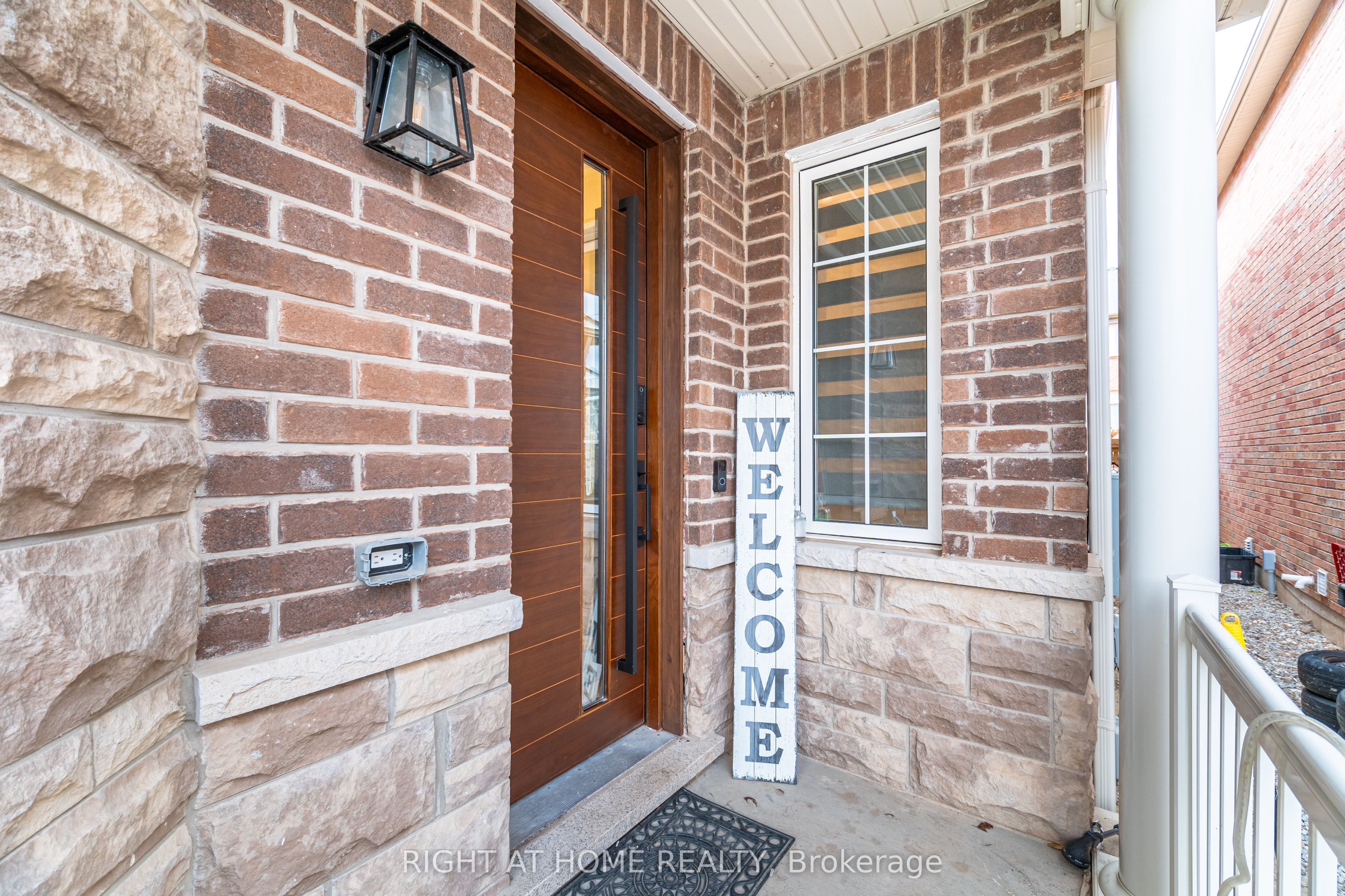 1311 (UPPER) Whitney Terrace