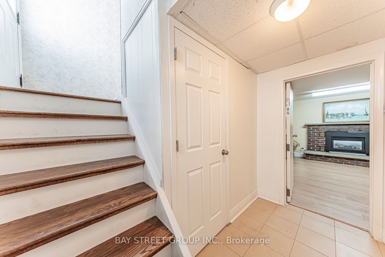149 Hendon Avenue Lower