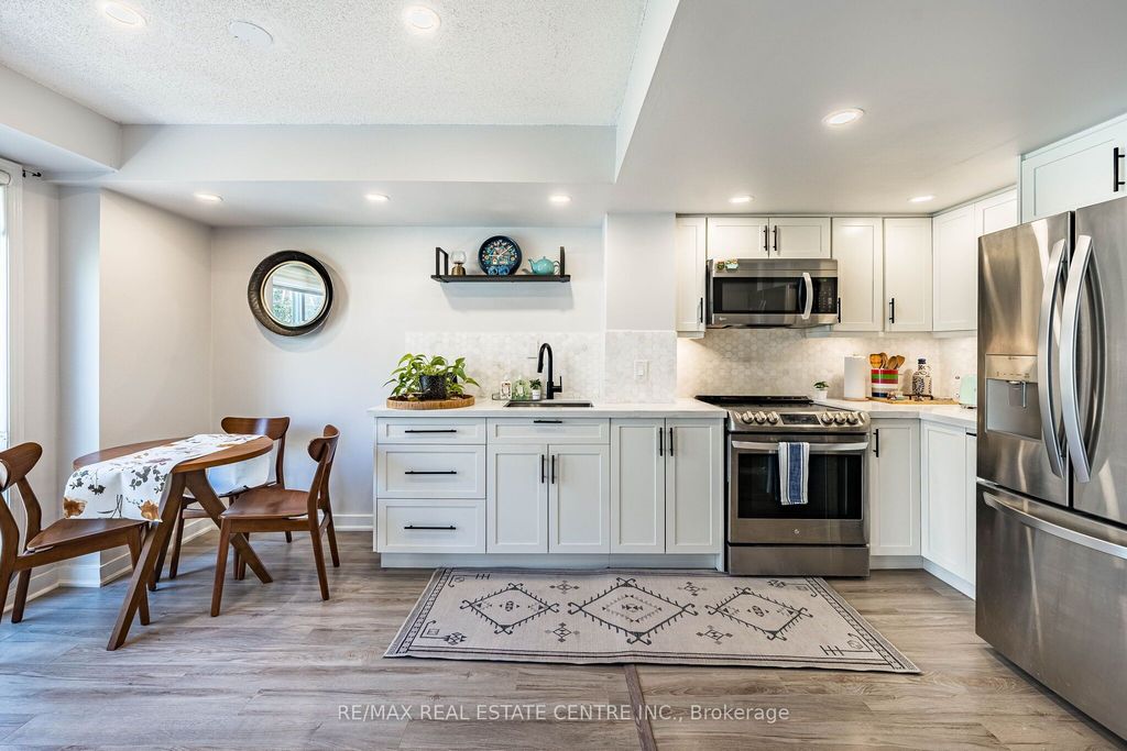 Photo of 16 Laidlaw Street #920, Toronto, ON M6K 1X2 (MLS # W13174360)