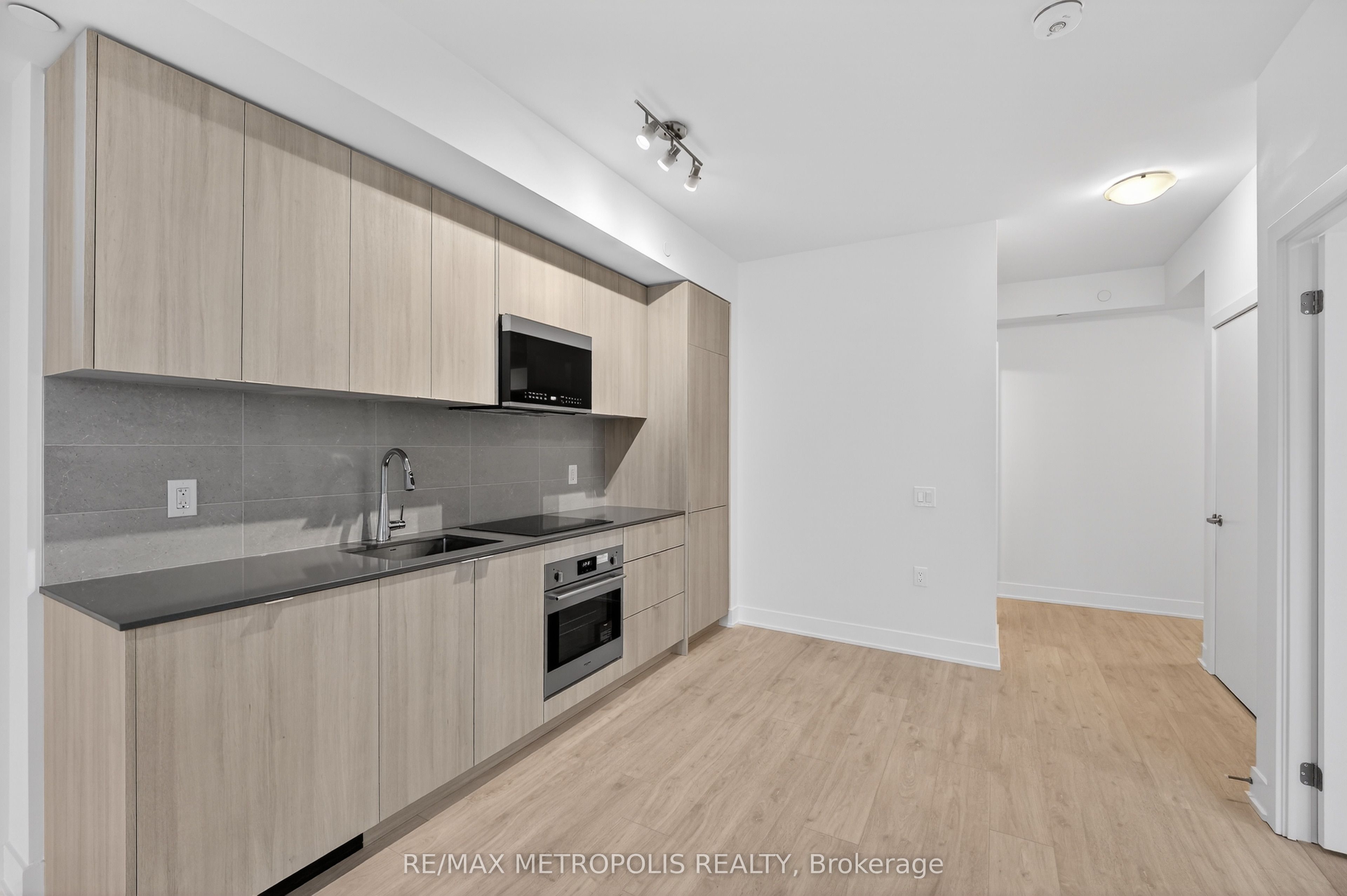 2088 James Street 1202