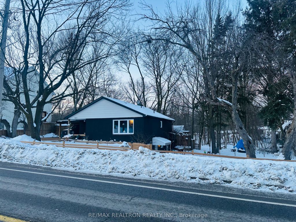 Photo of 757 Srigley Street, Newmarket, ON L3Y 1X6 (MLS # N12712038)