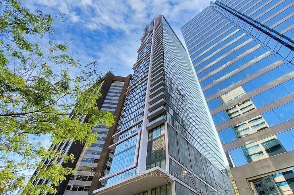 Photo of 426 University Avenue #PH101, Toronto, ON M5G 1S9 (MLS # C12947432)