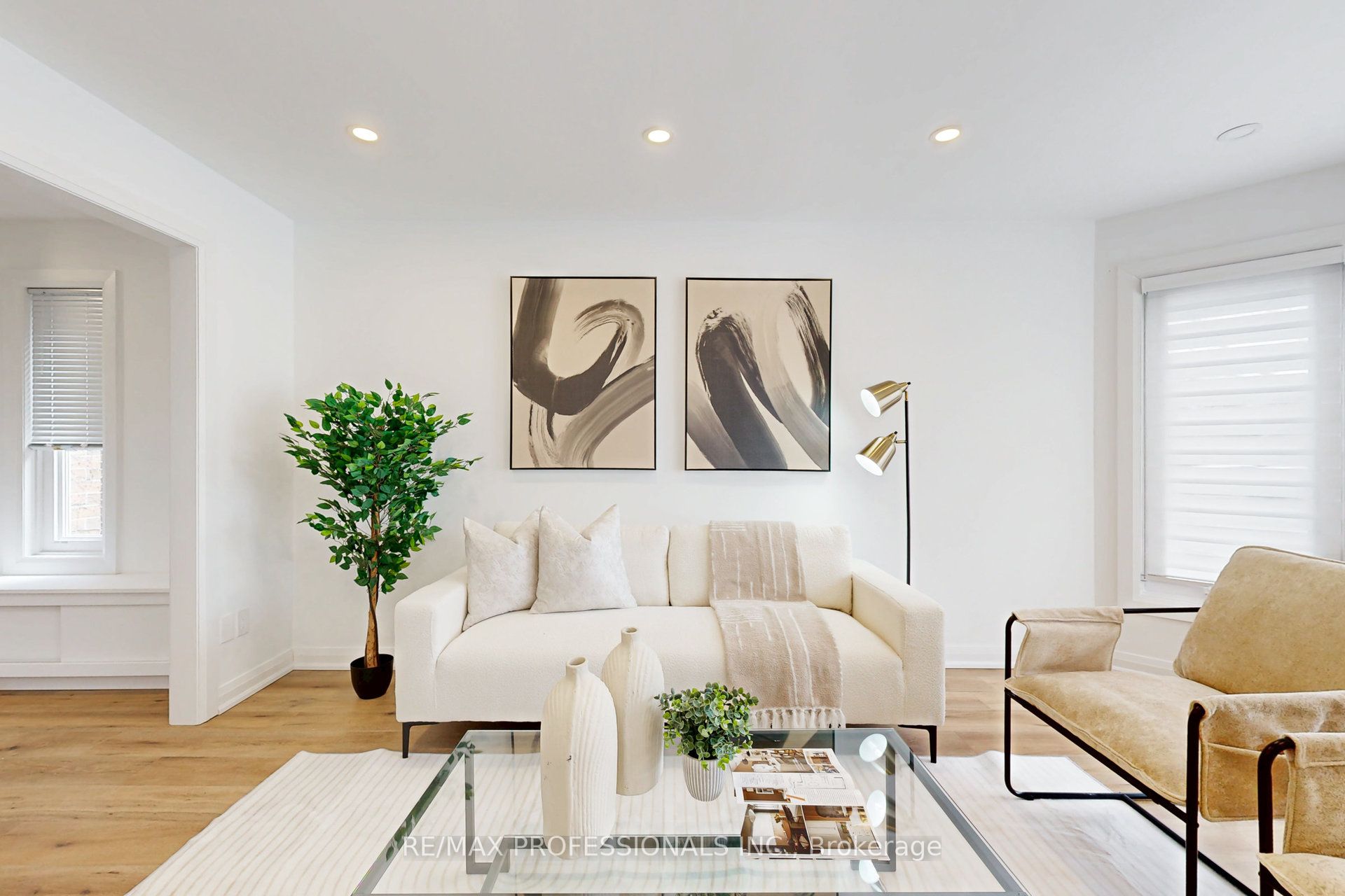 1327 Greenwood Crescent
