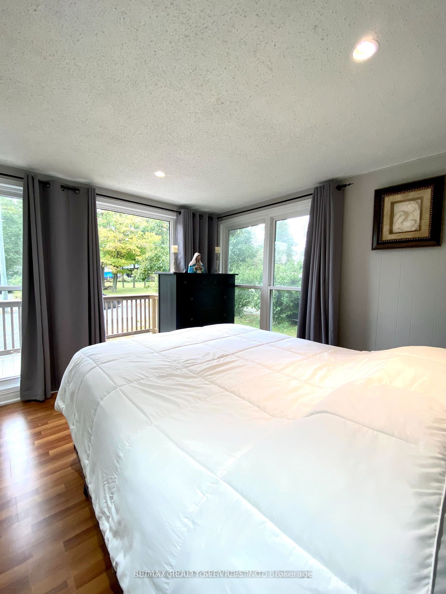 4870 Mapleview Crescent