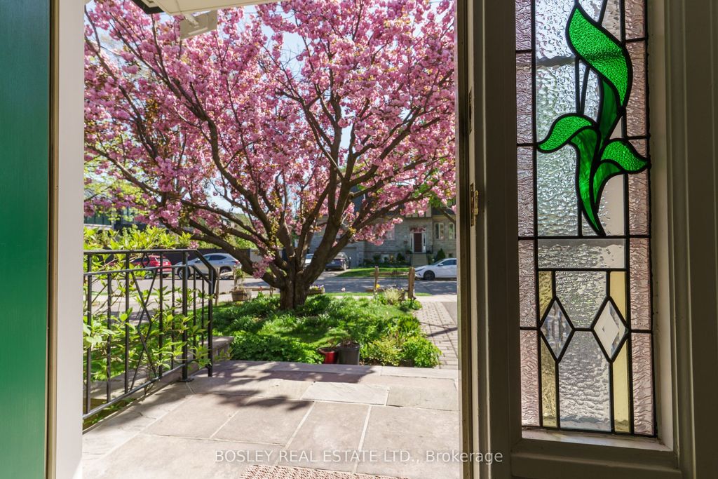 Photo of 112 Brentcliffe Road, Toronto, ON M4G 3Y9 (MLS # C12462172)