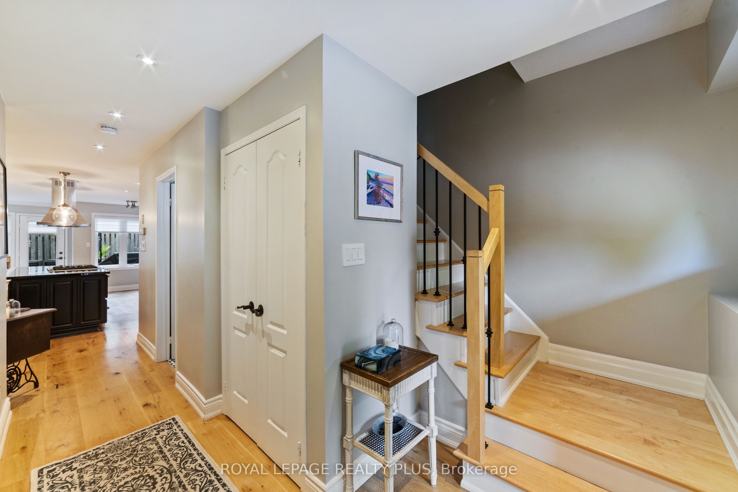 928 Queen Street W 53C