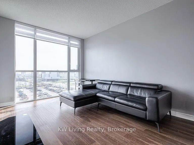 339 Rathburn Road W 801