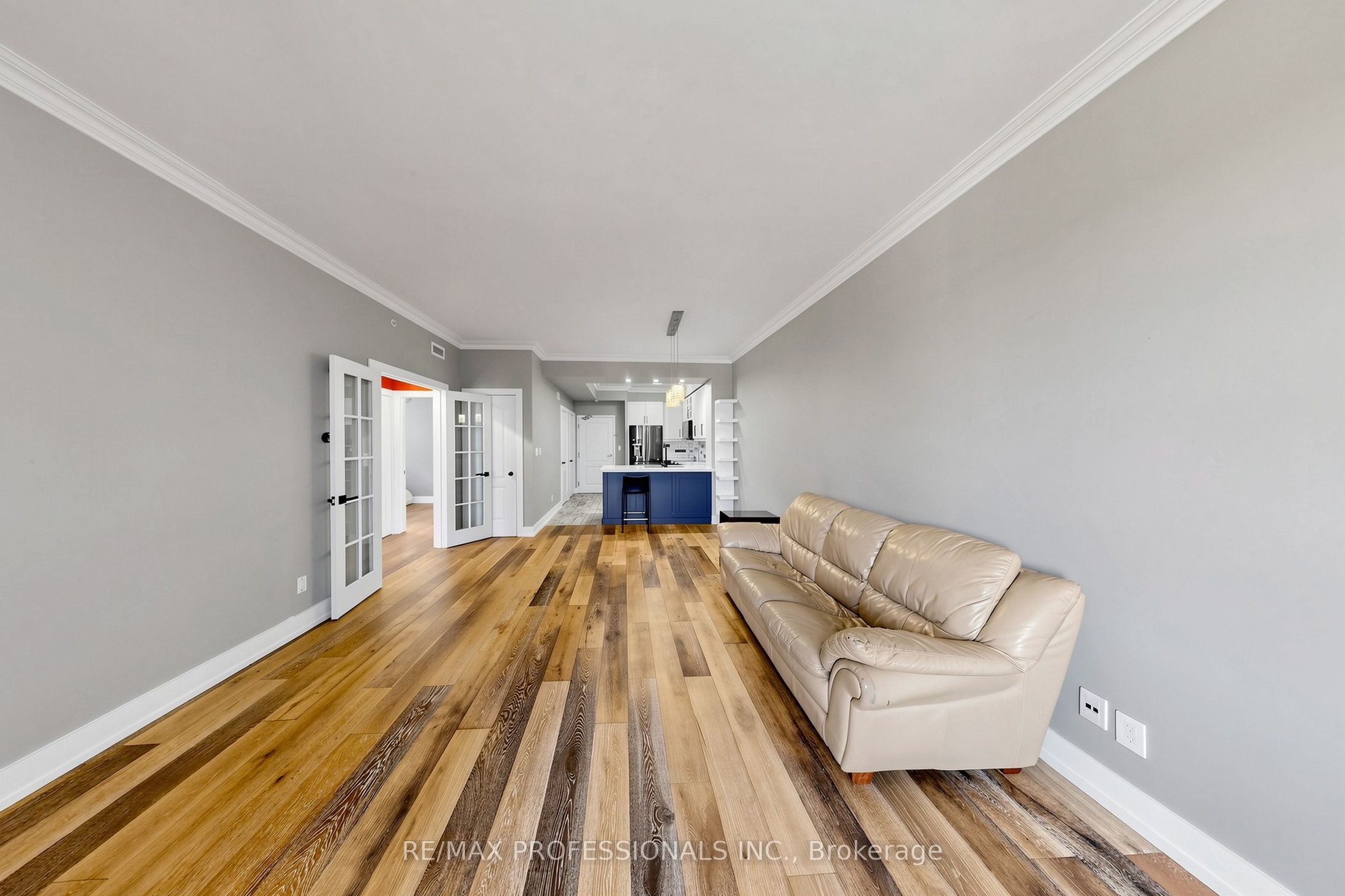 3531 Lake Shore Boulevard W 206