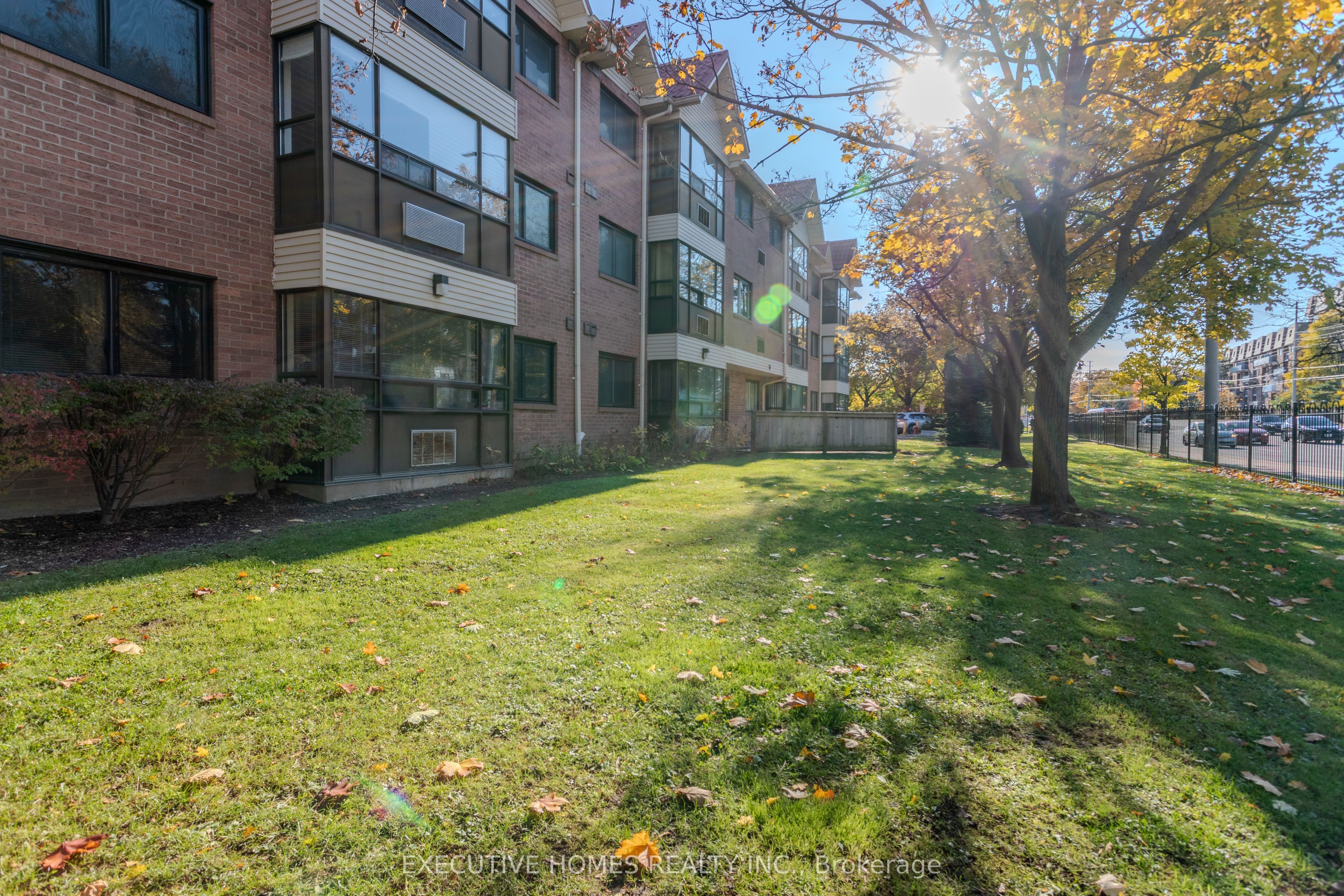 1275 Cornerbrook Place 102