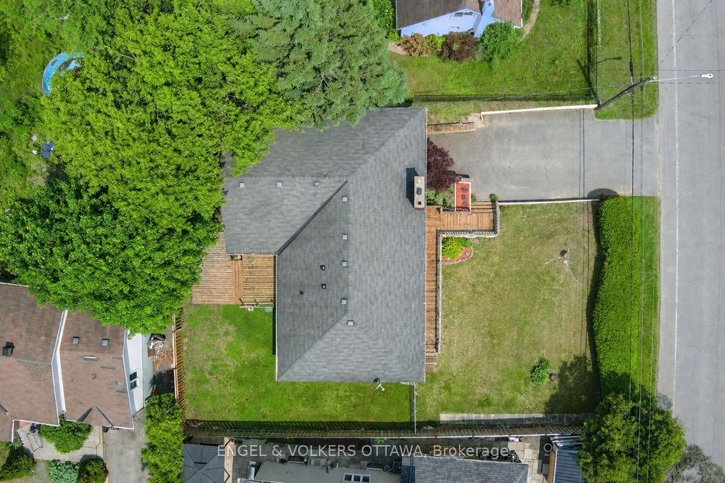 Photo of 1427 Rosebella Avenue, Blossom Park - Airport and Area, ON K1T 1E5 (MLS # X13087904)