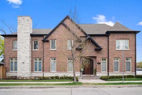 546 Prince Edward Drive N Toronto ON M8X 2M7