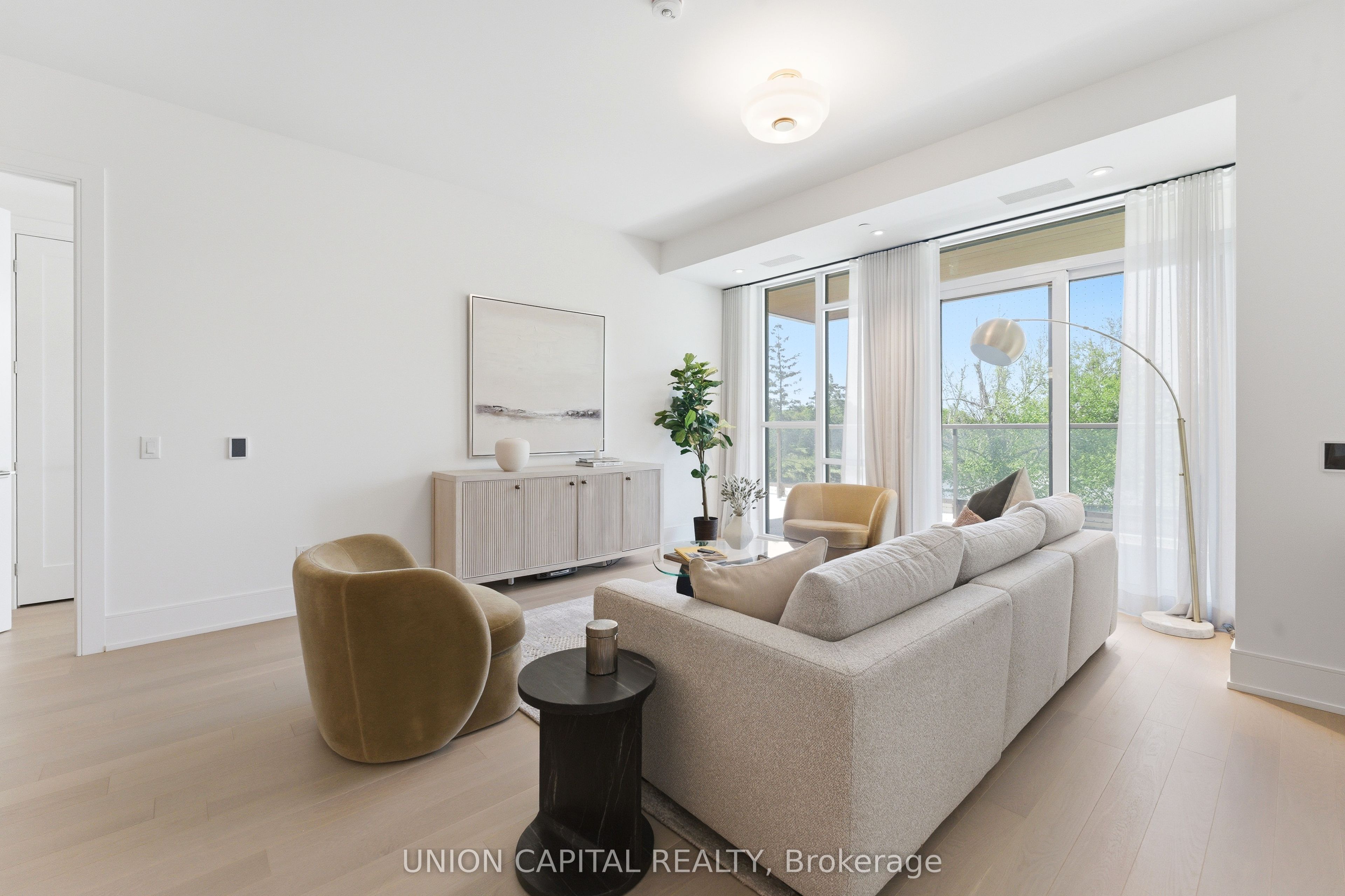 397 Royal Orchard Boulevard 204