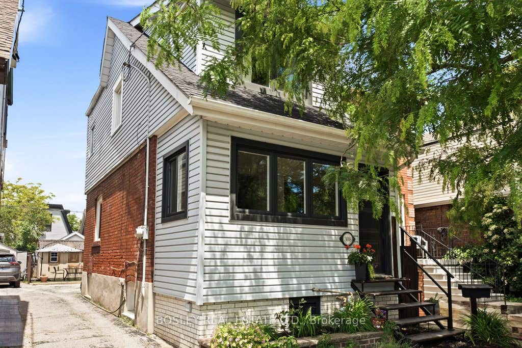 Photo of 308 Springdale Boulevard, Toronto, ON M4C 2A2 (MLS # E13489938)