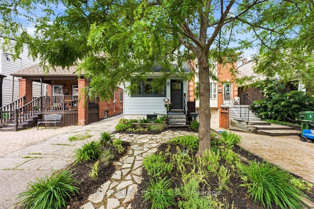 Photo of 308 Springdale Boulevard, Toronto, ON M4C 2A2 (MLS # E13489938)