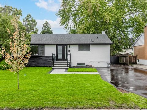 222 Hammersmith Court Upper Burlington ON L7L 4N7