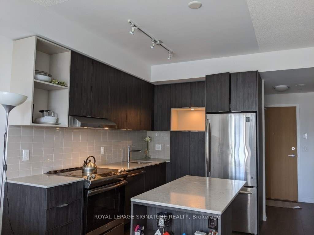 2520 Eglinton Avenue W 1002