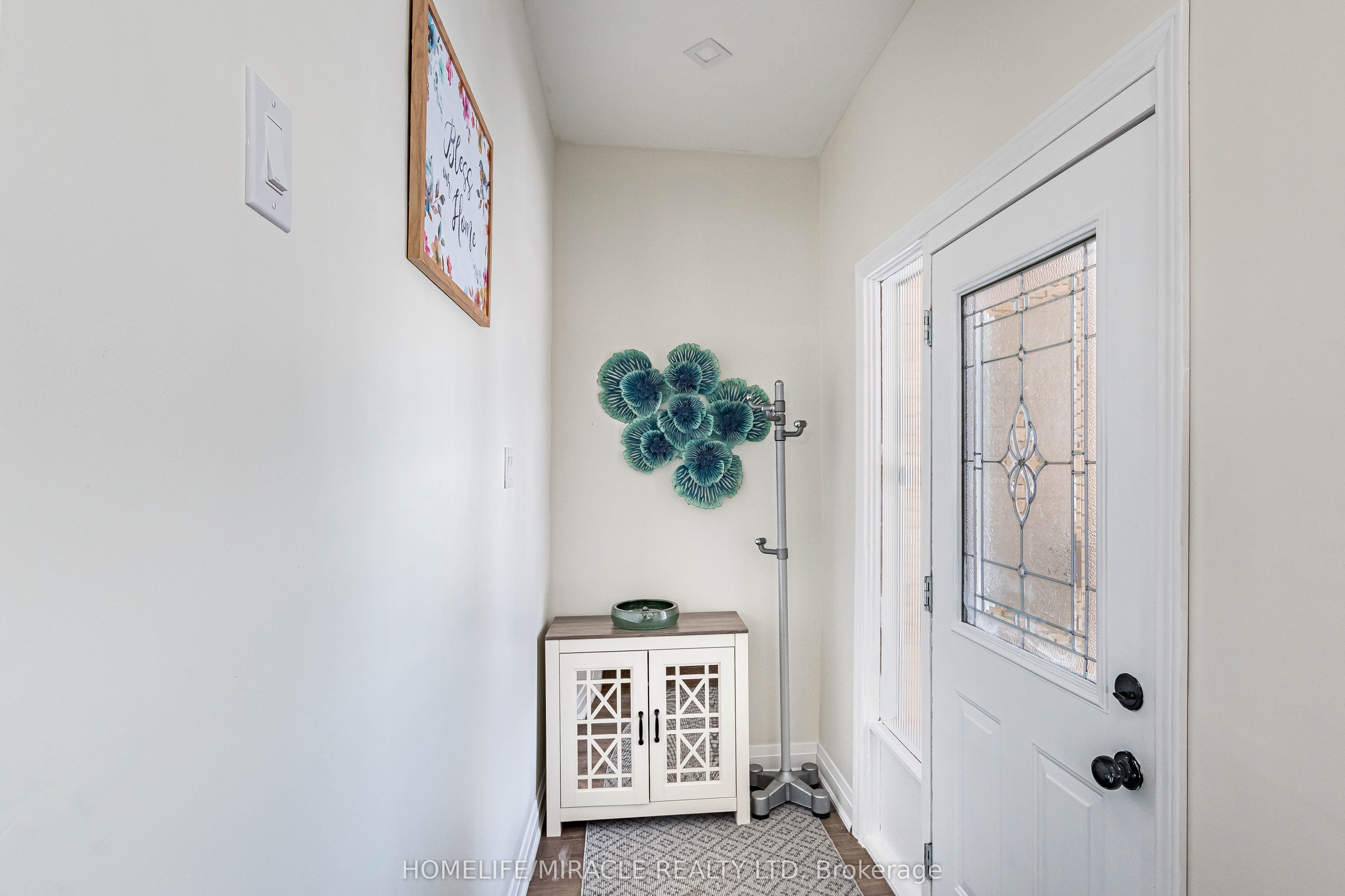 36 Mclaughlin Road N