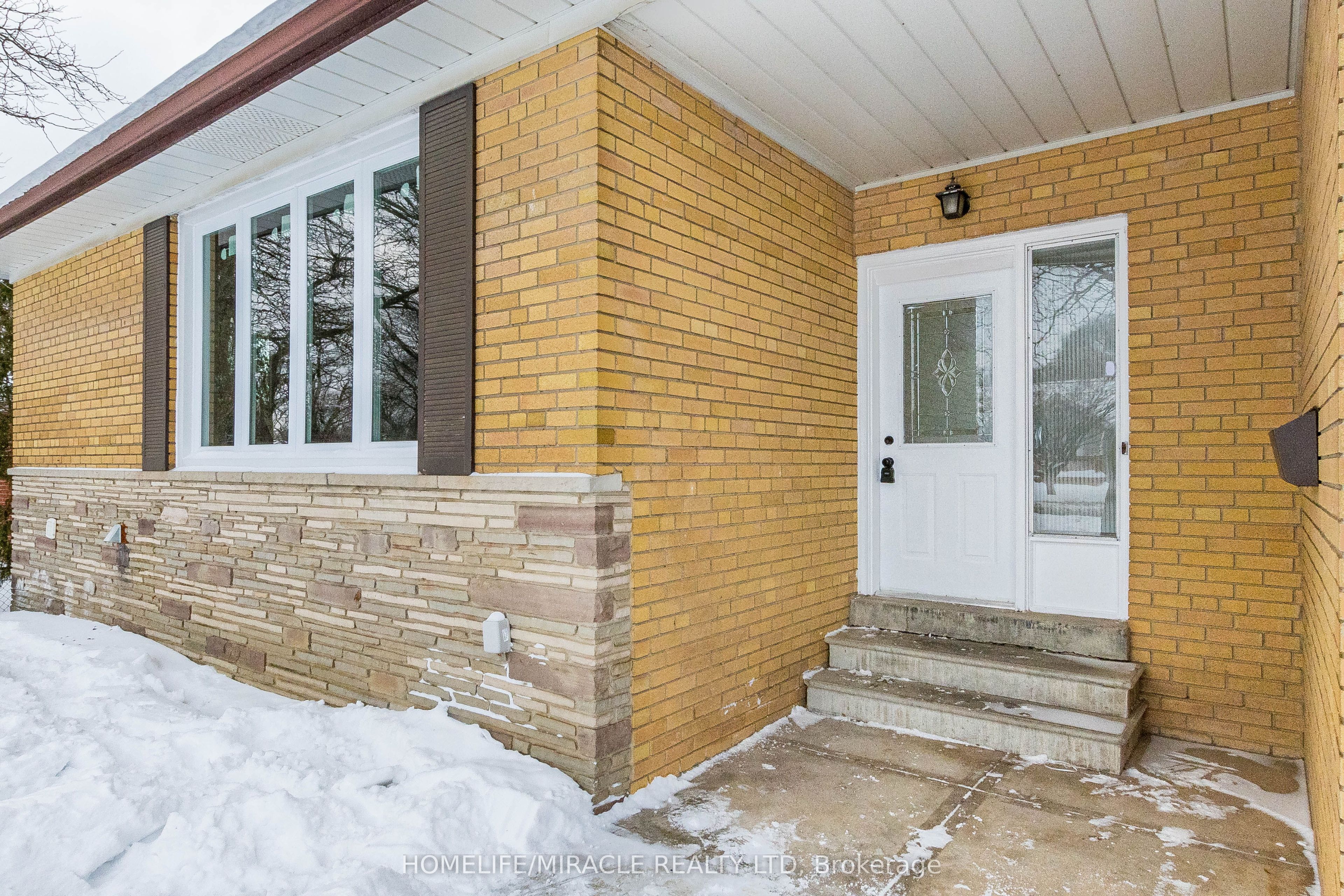 36 Mclaughlin Road N