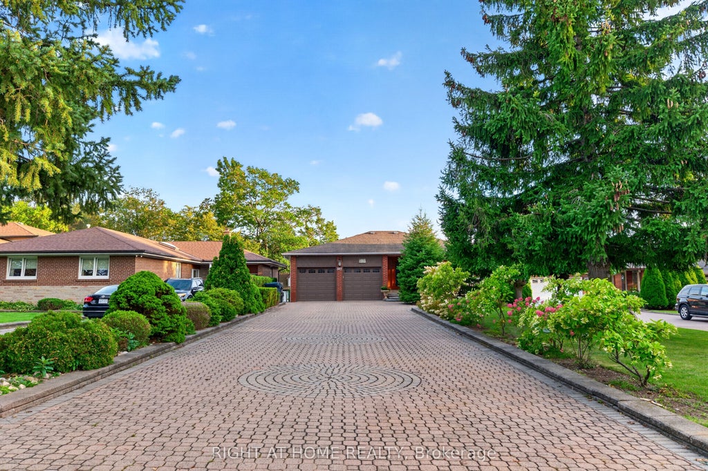 Photo of 397 Maple Leaf Drive, Toronto, ON M6L 1P4 (MLS # W13846522)
