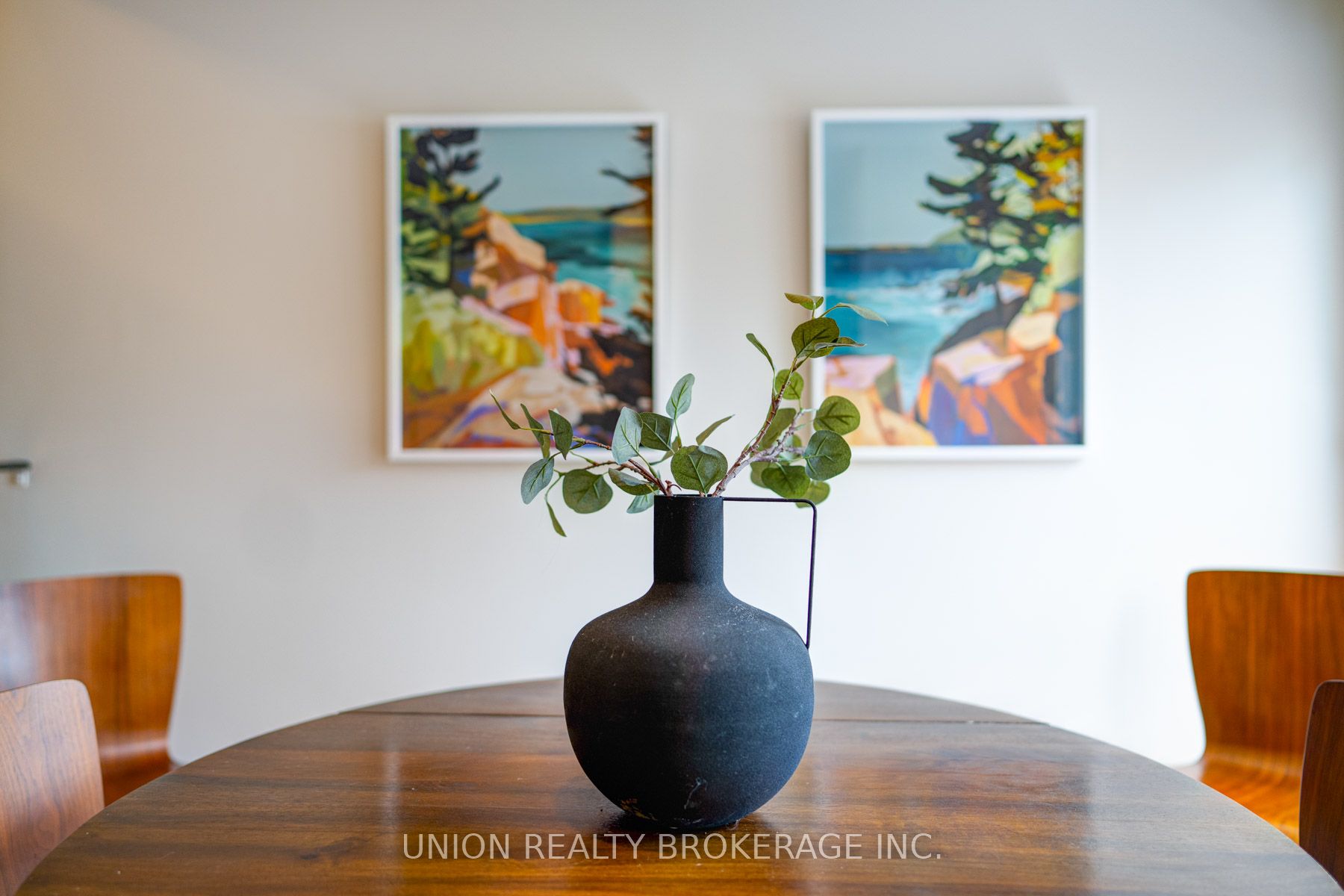 1666 Queen Street E 20