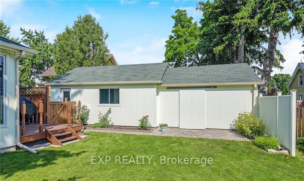 71 Bronte ( upper only) Street S