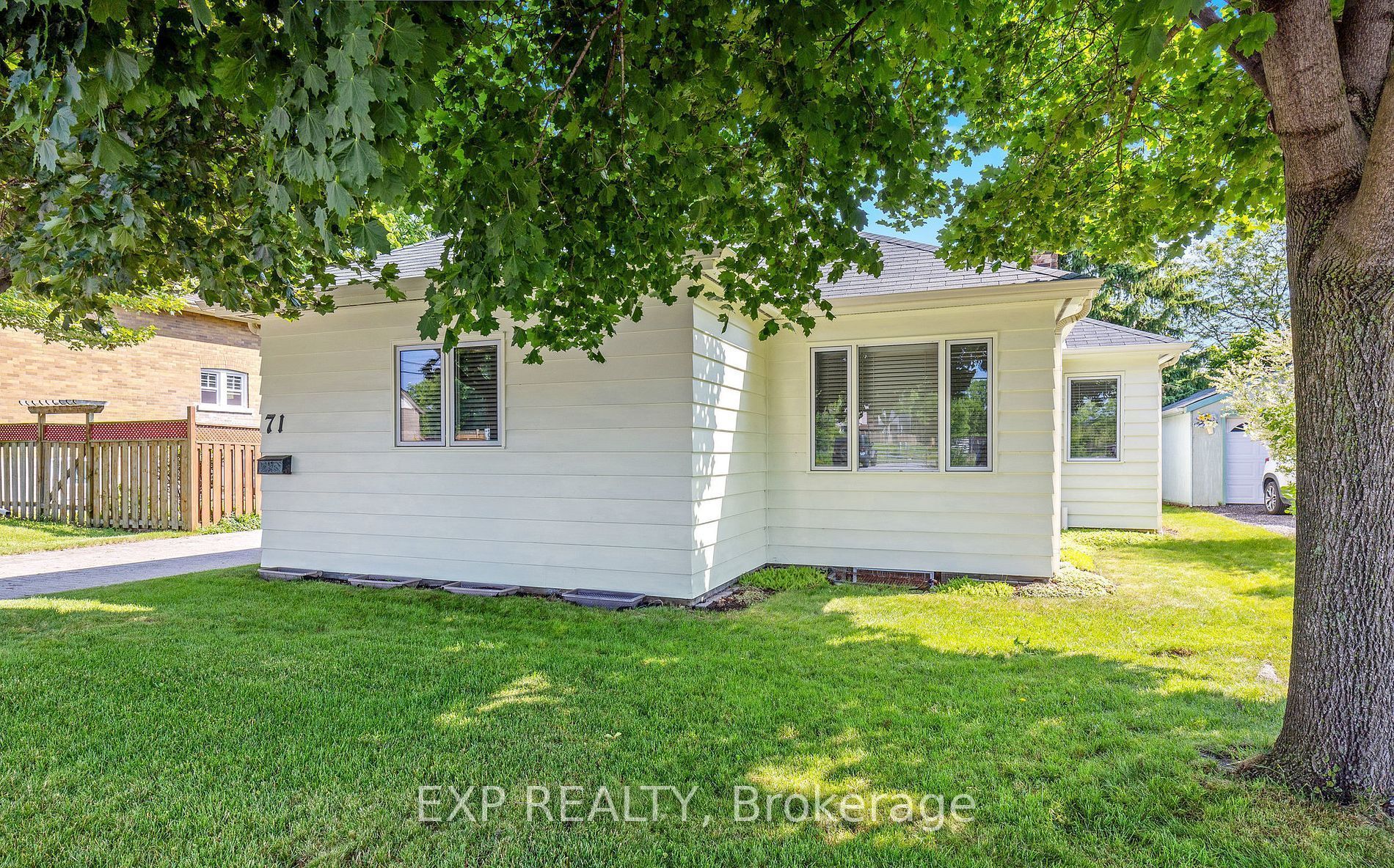 71 Bronte ( upper only) Street S