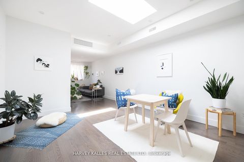 2076 Dundas Street W 101 Toronto ON M6R 1W9