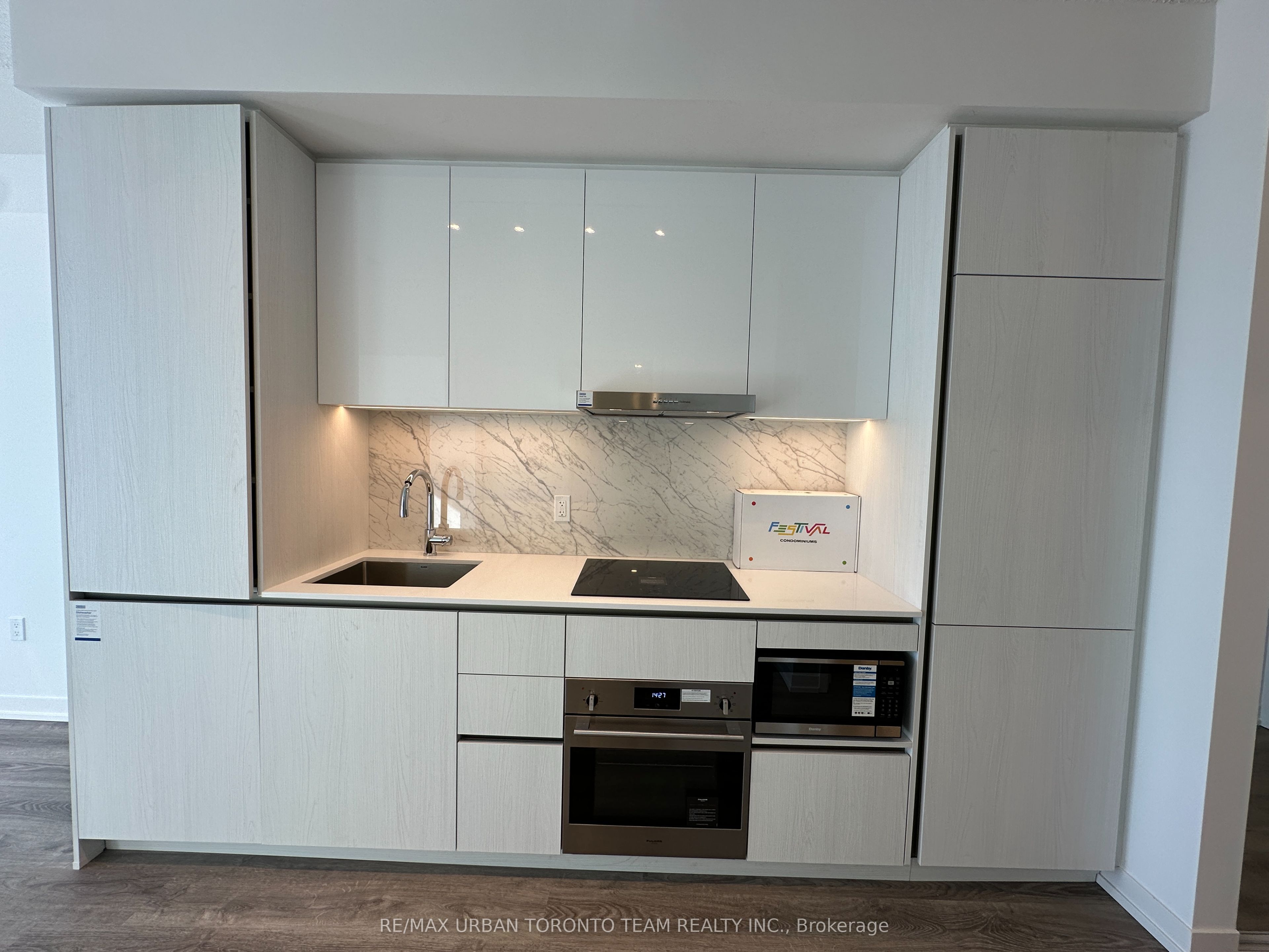 8 Interchange Way 5310