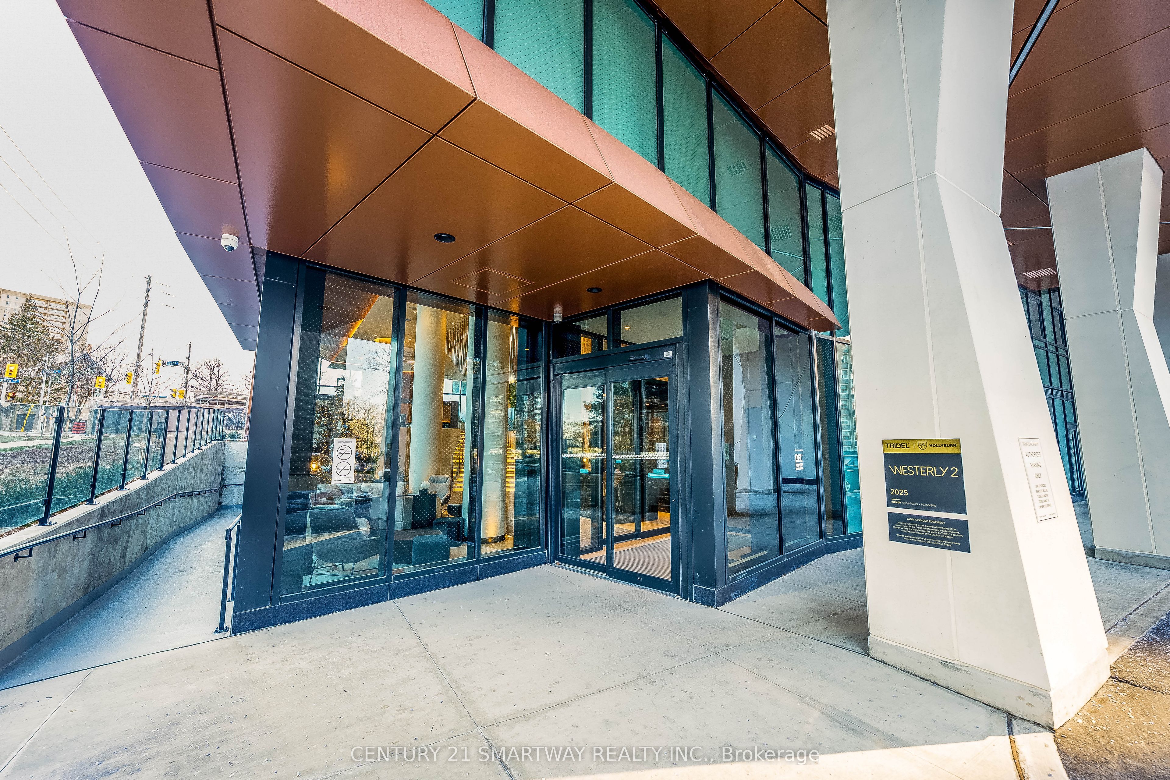 60 Central Park Roadway N/A 810