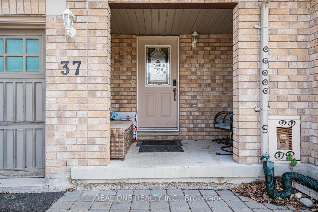 Photo of 37 Bilbrough Street, Aurora, ON L4G 7W3 (MLS # N12980528)