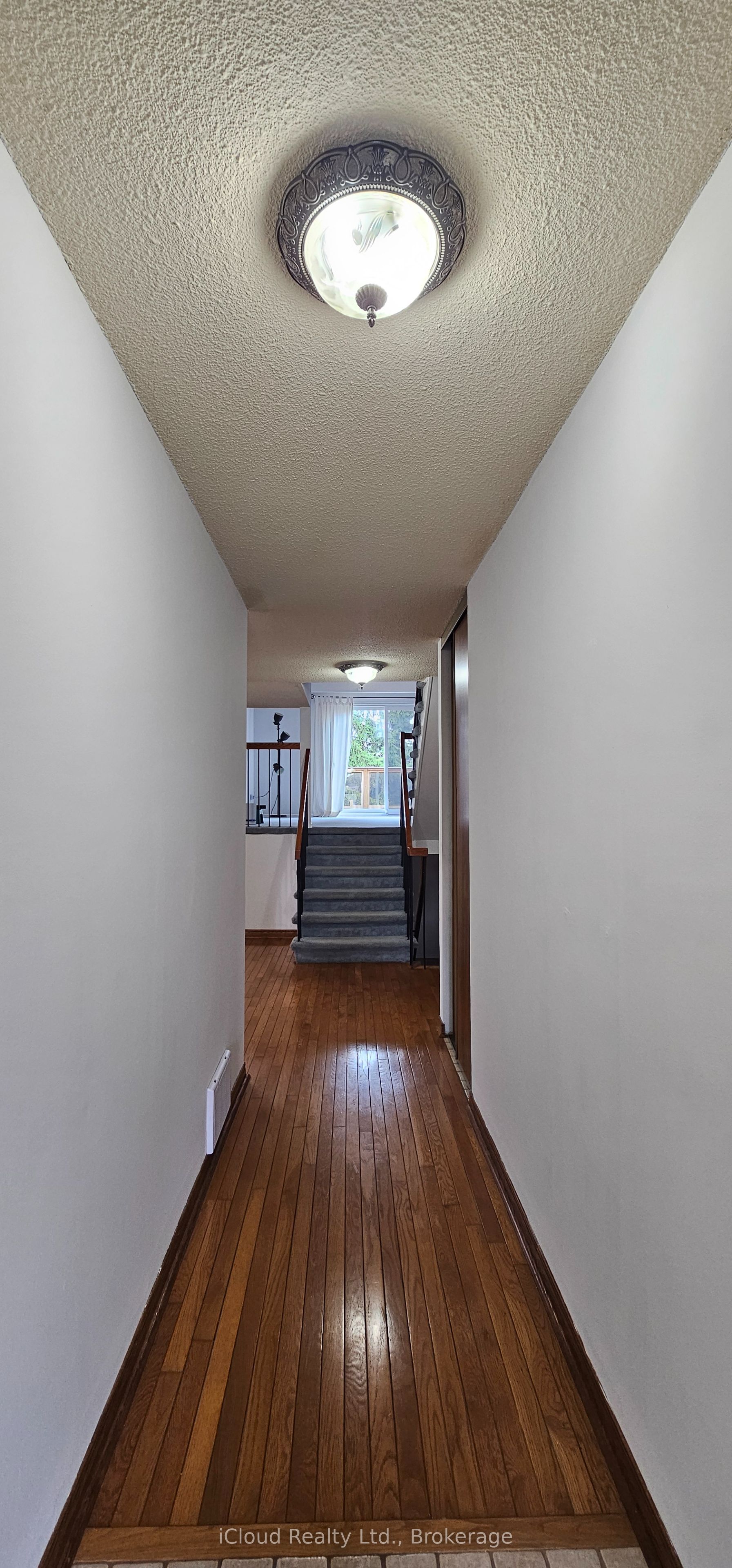 12 Simmons Boulevard